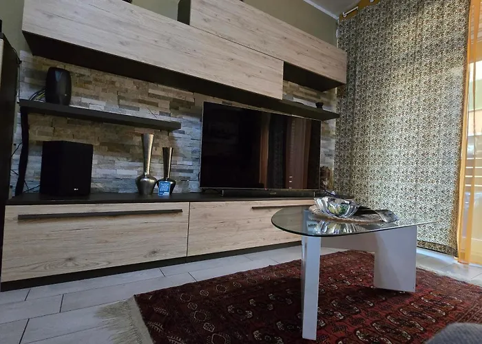Varese Prime - Air Conditioning, 2 Parking, 2 Baths, City Centre, 200Mt Villa Esengrini Montalbano, No Keybox